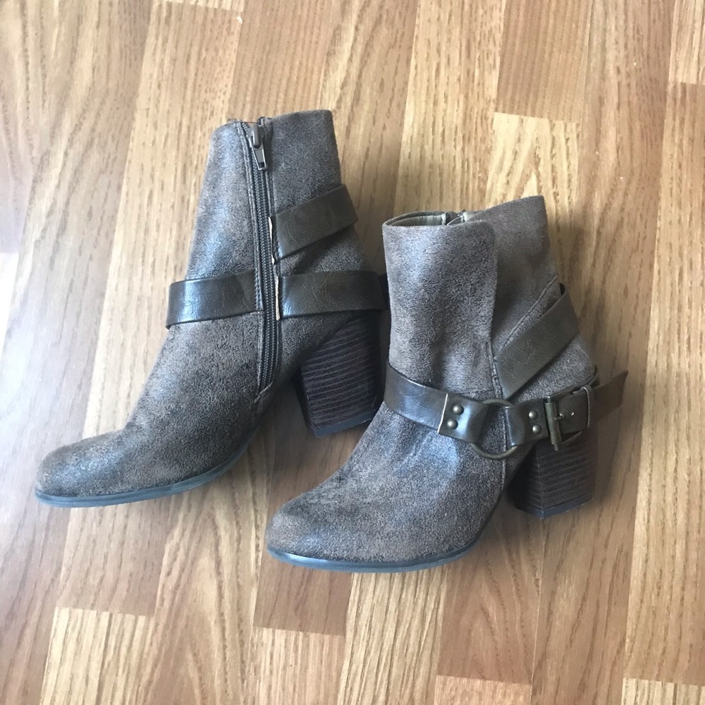 Brown Bootie w Buckle, Size 9